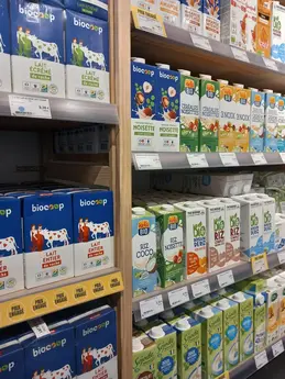 706-biocoop-montpellier-clemenceau-bio-magasin-epicerie-prix-engage-lait.webp